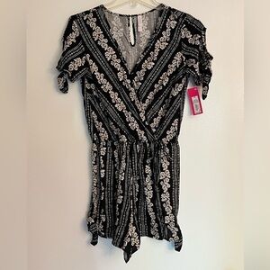 Womans size xs new with tags Black & White Patterned Romper shorts one piece top